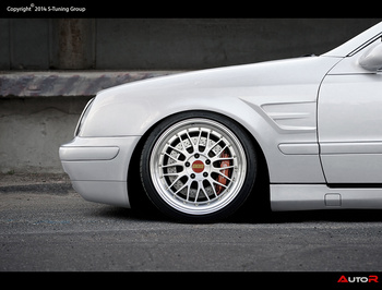 Für Mercedes CLK W208  Satz Kotflügel Links + Rechts, Front Fenders - GFK