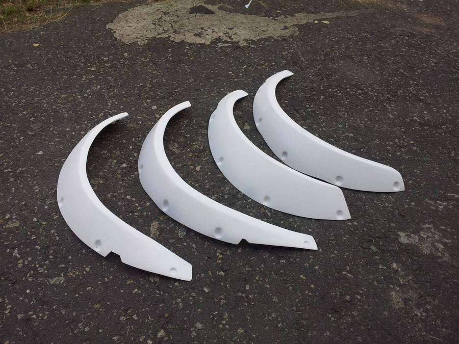 BMW E30 front and rear wheel arch extension