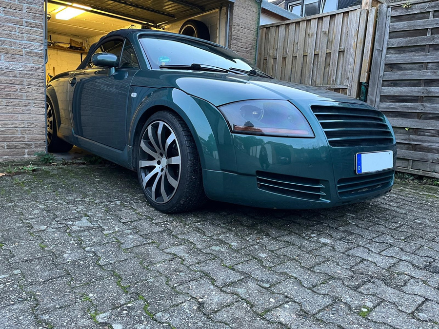 Für Audi TT Frontstoßstange , Frontschürze , Front Bumper