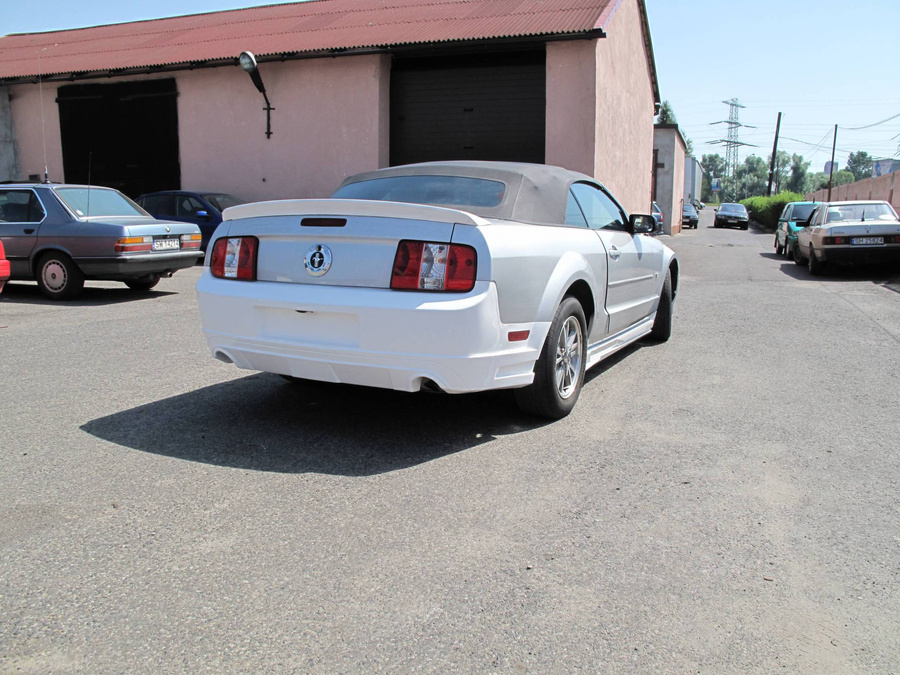 FORD MUSTANG REAR BUMPER