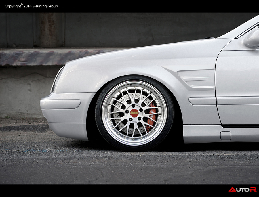 Für Mercedes CLK W208 Satz Kotflügel Links + Rechts, Front Fenders - GFK