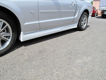 FORD MUSTANG SIDE SKIRTS