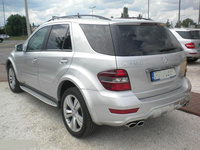 Kotflügelverbreiterungen für Mercedes ML W164 RADLAUFVERBREITERUNG Neu 8 Teilig