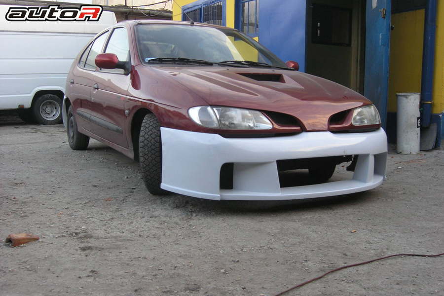 RENAULT MEGANE I FRONT BUMPER