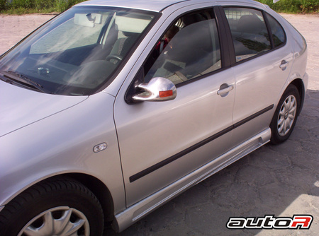 SEAT LEON SIDE SKIRTS