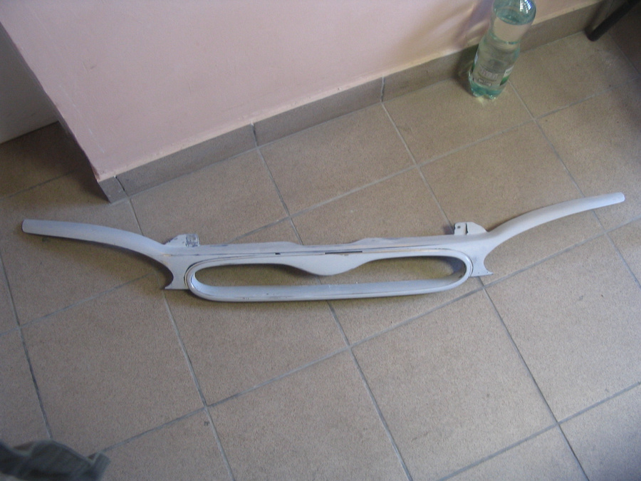 FORD MONDEO MK1 GRILL