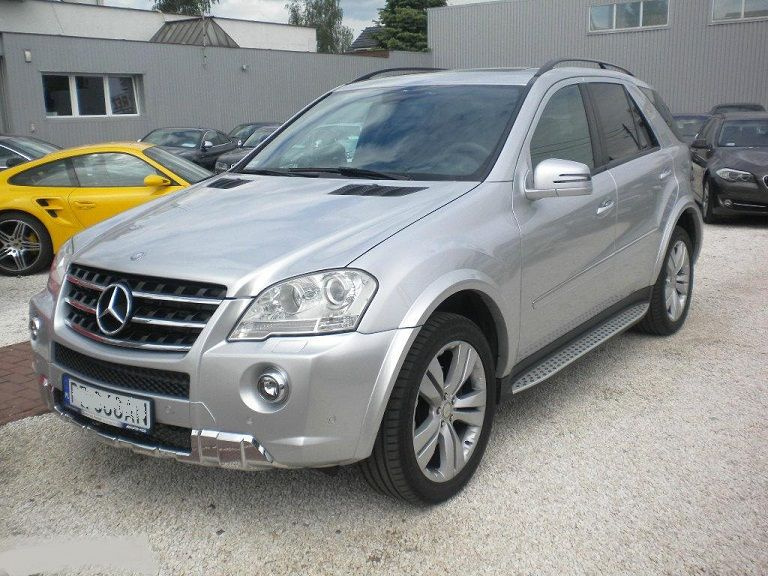 Kotflügelverbreiterungen für Mercedes ML W164 RADLAUFVERBREITERUNG Neu 8 Teilig