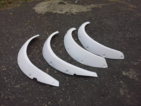 BMW E30 front and rear wheel arch extension