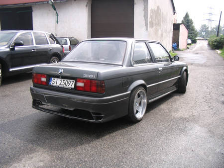 BMW E30 REAR BUMPER