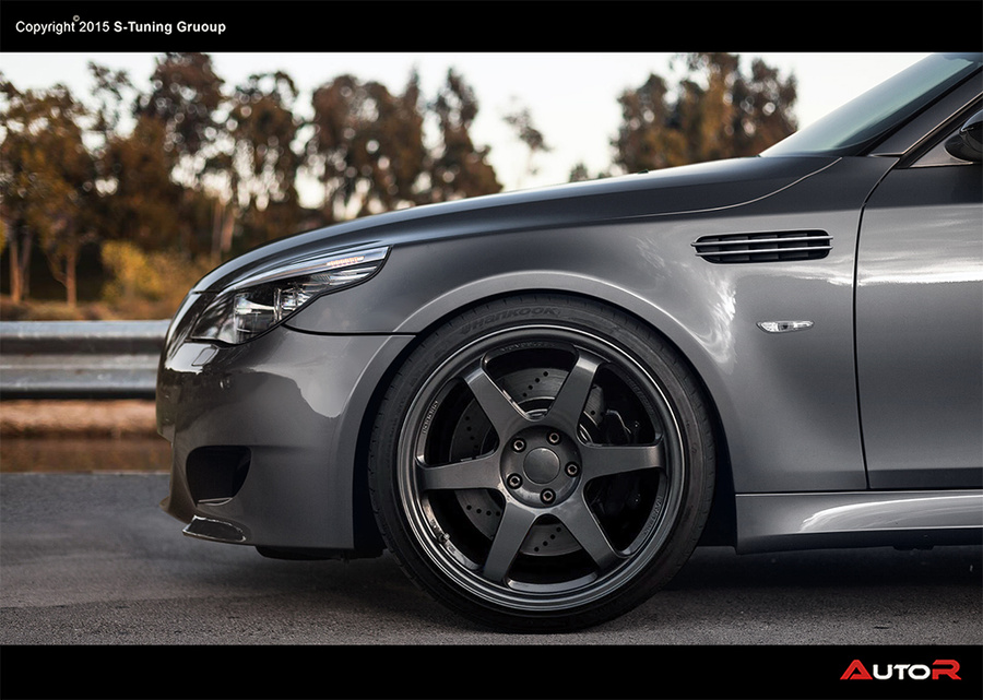 BMW E60 FRONT FENDERS