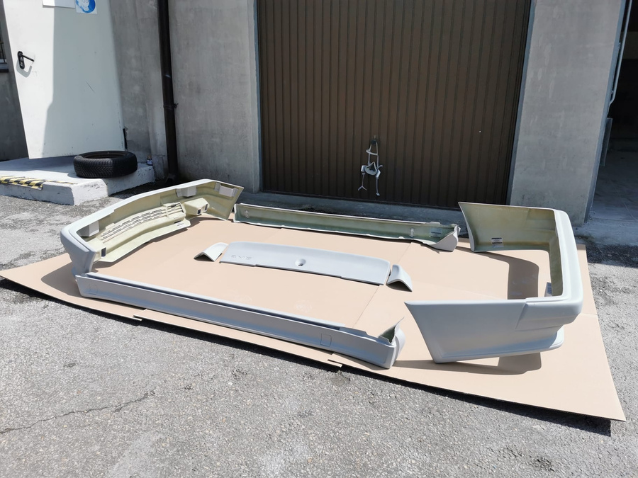 Für Mercedes w201  190 Body Kit AMG , Stoßstangen, Seitenschweller, Spoiler