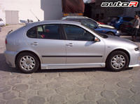 SEAT LEON SIDE SKIRTS