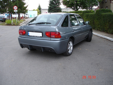 FORD ESCORT REAR BUMPER